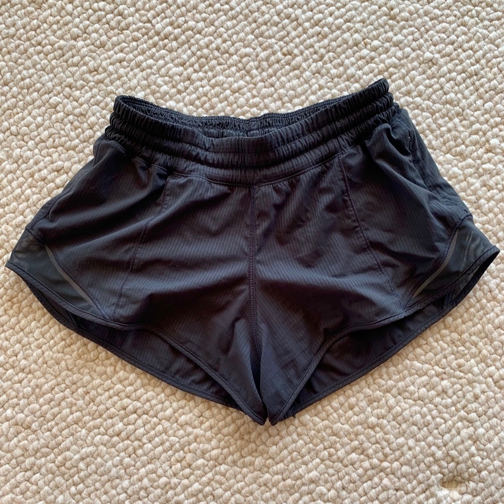 LuluLemon Hotty Hot shorts II 2.5”